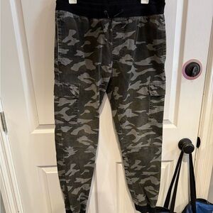 Men’s Camo Jogger Pants